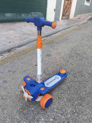 Patín infantil 3 ruedas avión azul