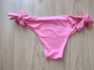 Braguita bikini rosa con lazos