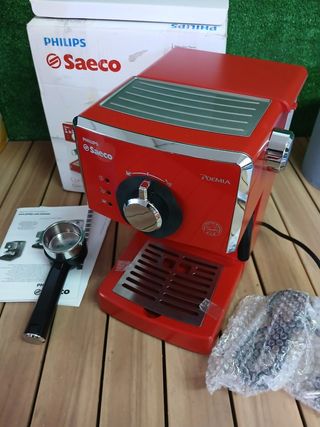 Cafetera Saeco Poemia Focus roja