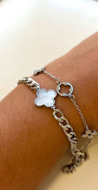 Pulsera doble,  inspiración LV en acero