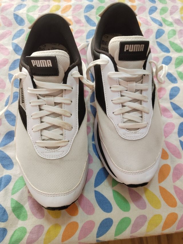 Deportivas Puma Blancas y Negras
