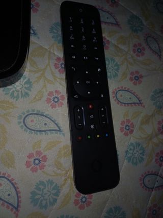 Router bianco ZTE con cavi