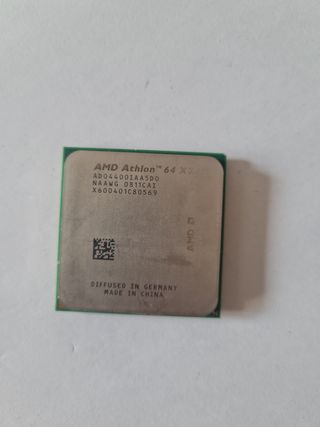 Procesador AMD Athlon 64 X2 AD044001IAA5D