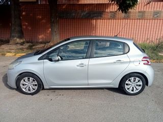 Peugeot 208 2012