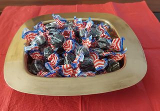 Piatto in ottone 21x21 cm