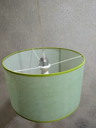 Lámpara infantil/juvenil verde