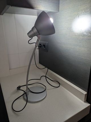 Flexo de mesa gris/plateado