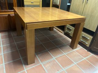 Mesa de comedor extensible de madera