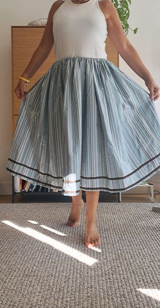 Falda 76cm y pañuelo, aldeana, casera, huertana.