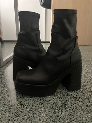 Botines Pull and Bear negros