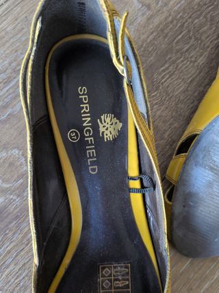 Zapatos Springfield mostaza talla 37