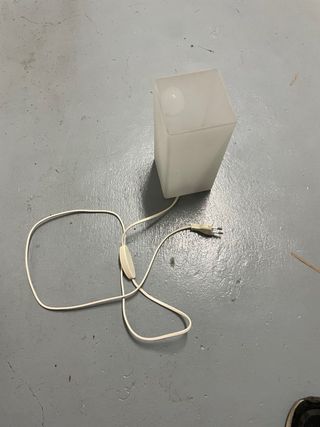 Lámpara de vidrio blanca