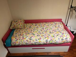 Cama nido de madera rosa