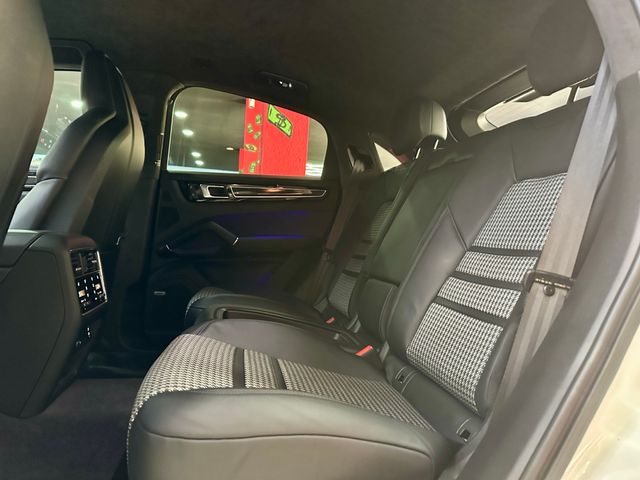 Porsche CAYENNE Coupé GTS 460cv Sport Design