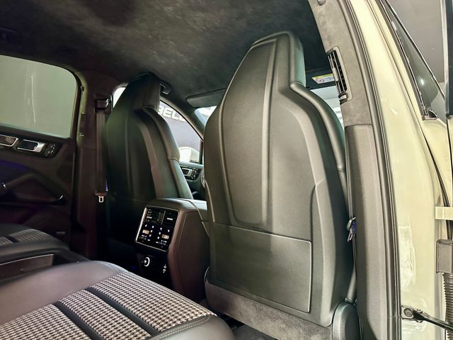 Porsche CAYENNE Coupé GTS 460cv Sport Design