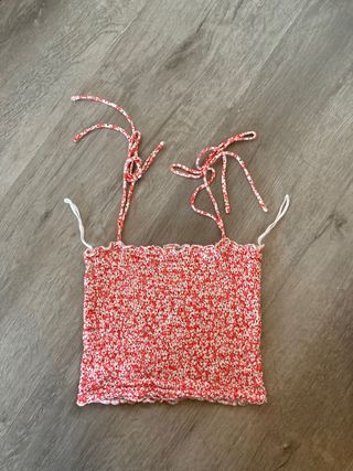 Top floral con tirantes