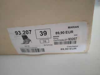 Zapatos de tacón MARIAN dorados talla 39
