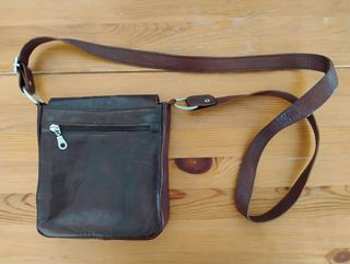 Bolso de cuero marrón