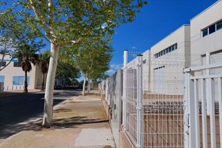 Nave industrial en alquiler en Amposta