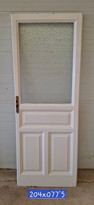 Puerta antigua madera con cristal