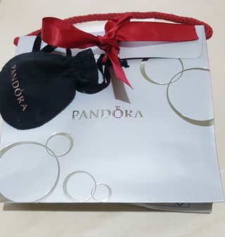 Cajas y Bolsas" PANDORA"
