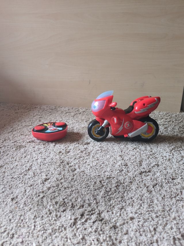 Moto teledirigida Ricky Zoom