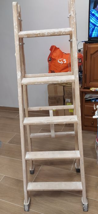 Escalera de madera