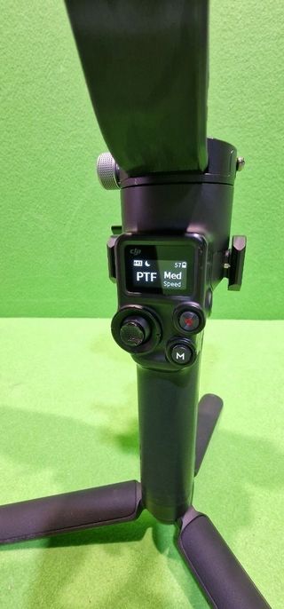 DJI RSC 2, estabilizador en tres ejes para cámaras