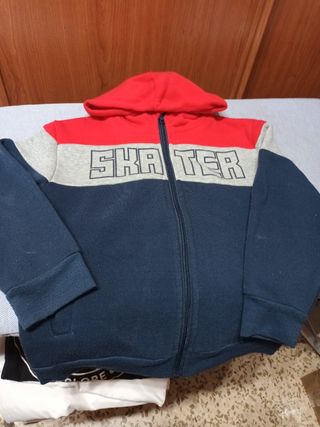 Lote 2 sudaderas y camiseta niño