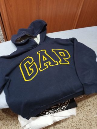 Lote 2 sudaderas y camiseta niño
