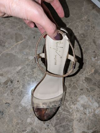 Sandalias de fiesta Sergio Todzi doradas. 