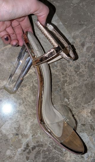 Sandalias de fiesta Sergio Todzi doradas. 