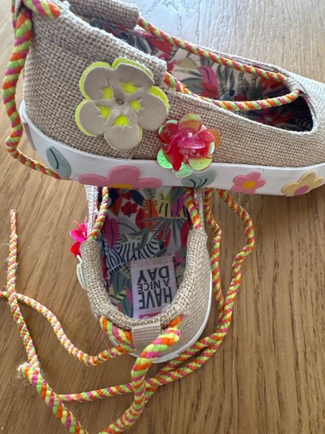 Sandalias Gios Eppo niña beige