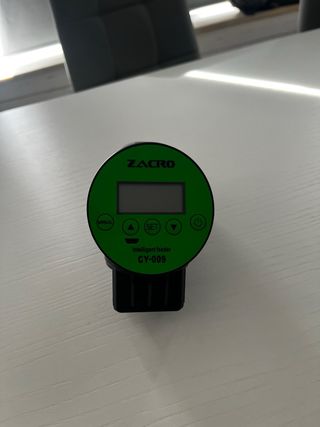 Comedero automático para peces