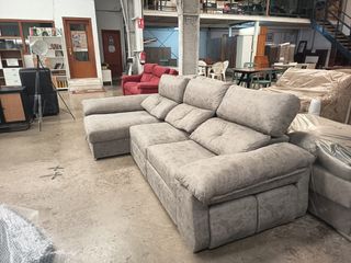 Sofá Chaiselongue Gris con Tara