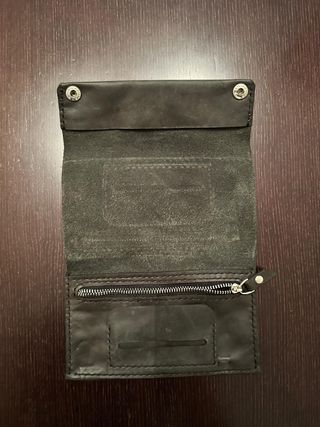 Tabaquera de cuero negra