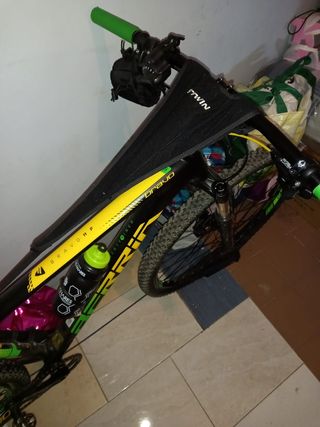 Bicicleta Berria Bravo con rodillo