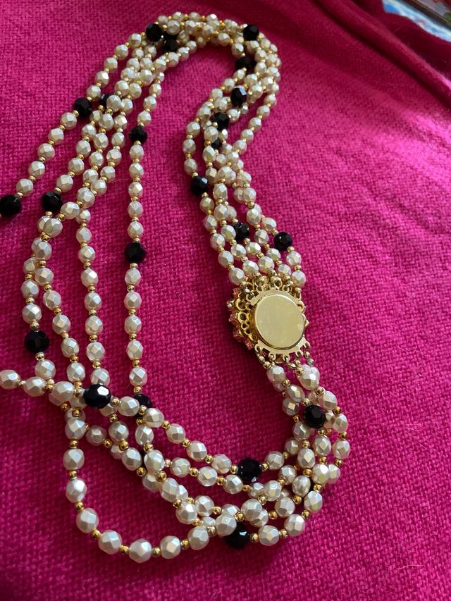 Collana perle e cristalli nera e bianca