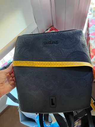 Mochila Desigual Negra Bordada