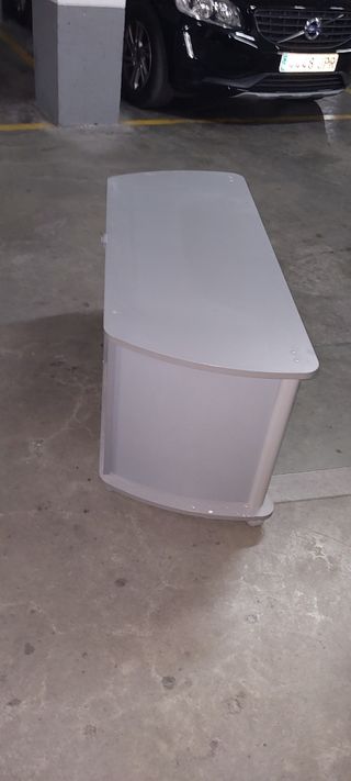 Mesa de TV blanca