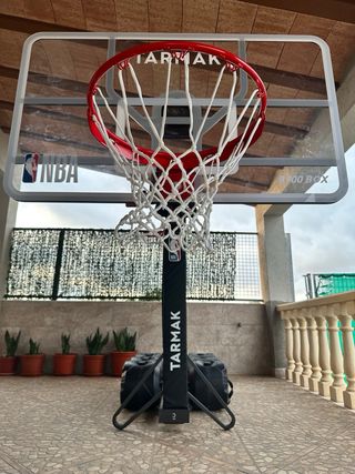 Canasta Tarmak B900 Box NBA regulable en altura 