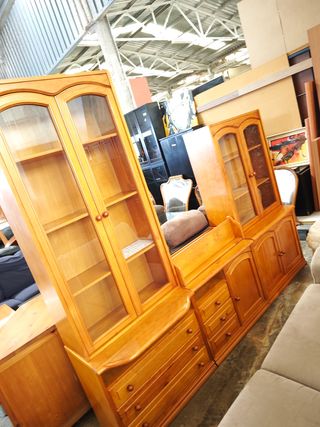 Mueble de salón de pino