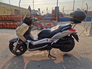Yamaha XMAX año 2006 250cc
Para el Carnet A2