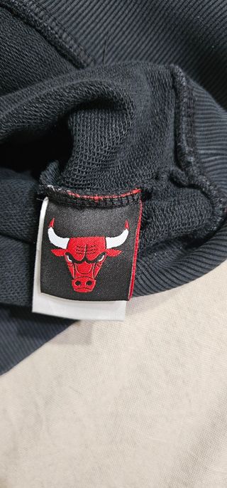 Felpa New Era Chicago Bulls 66 Nera Taglia M