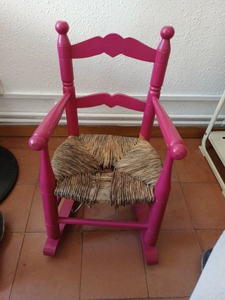 Silla mecedora infantil rosa