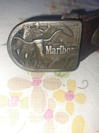 Cinturón Marlboro años 80 con hebilla vaquera