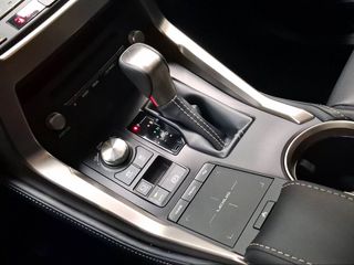 Lexus NX 2.5 300h Premium 2WD