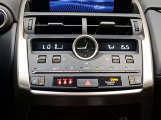 Lexus NX 2.5 300h Premium 2WD