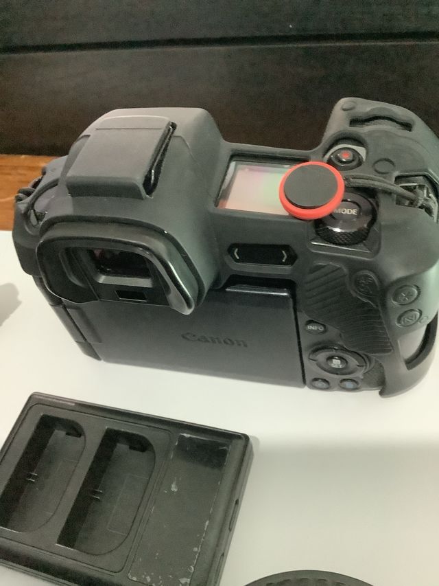 Canon EOS R  Cámara + Accesorios