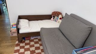 Cama infantil Oeuf NYC de madera de Nogal